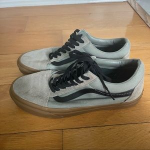 Vans (mens 8.5 & women’s 10)